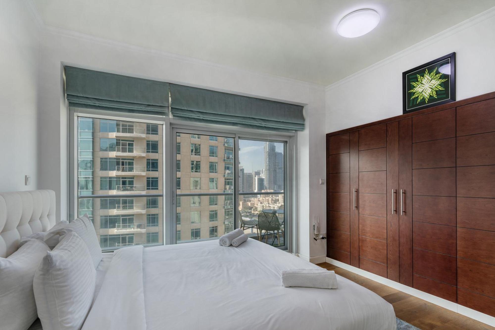 Chic 2Br Apartment, Prime Location Near Dubai Mall - Allsopp&Allsopp Exteriör bild