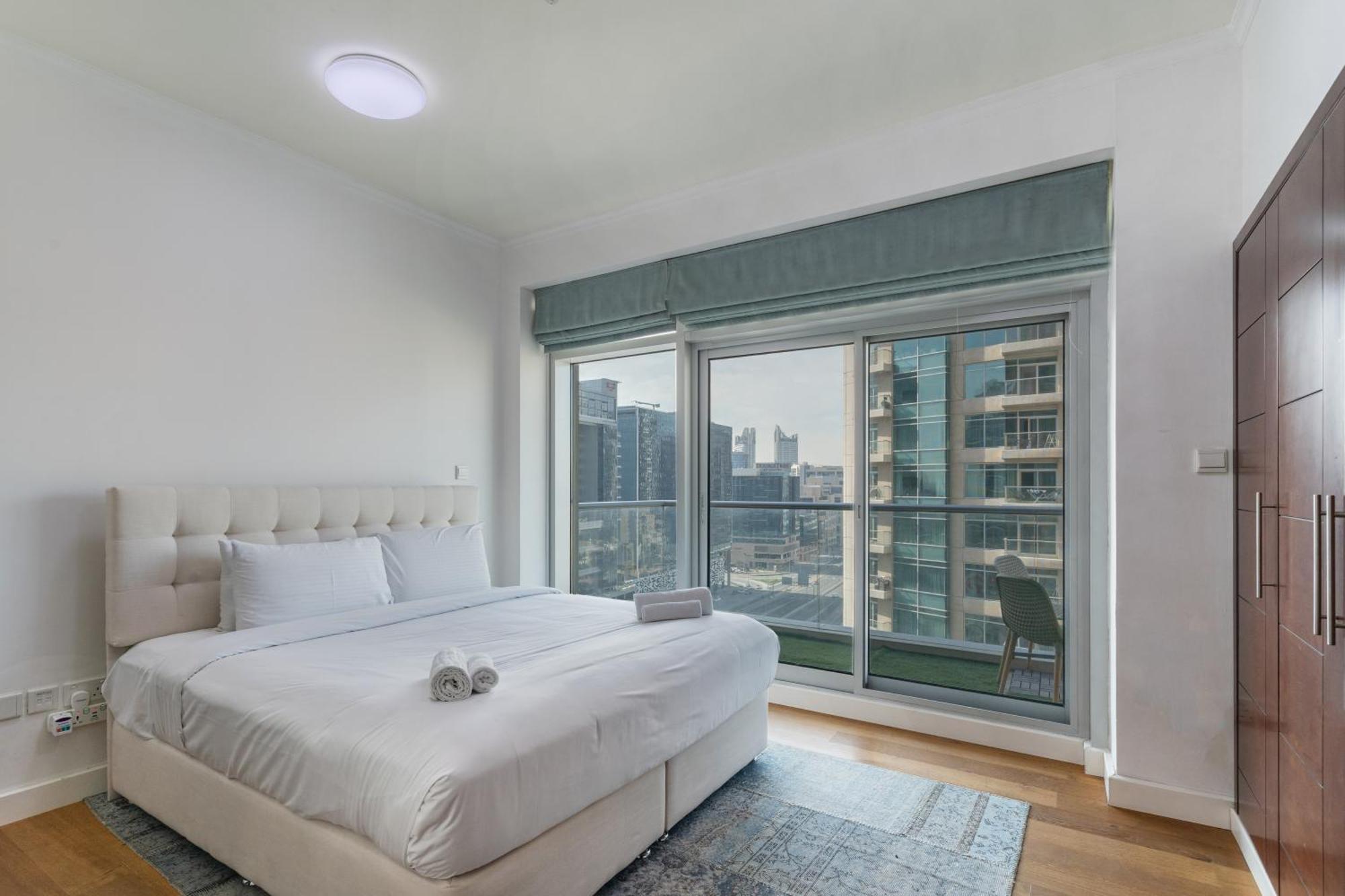 Chic 2Br Apartment, Prime Location Near Dubai Mall - Allsopp&Allsopp Exteriör bild