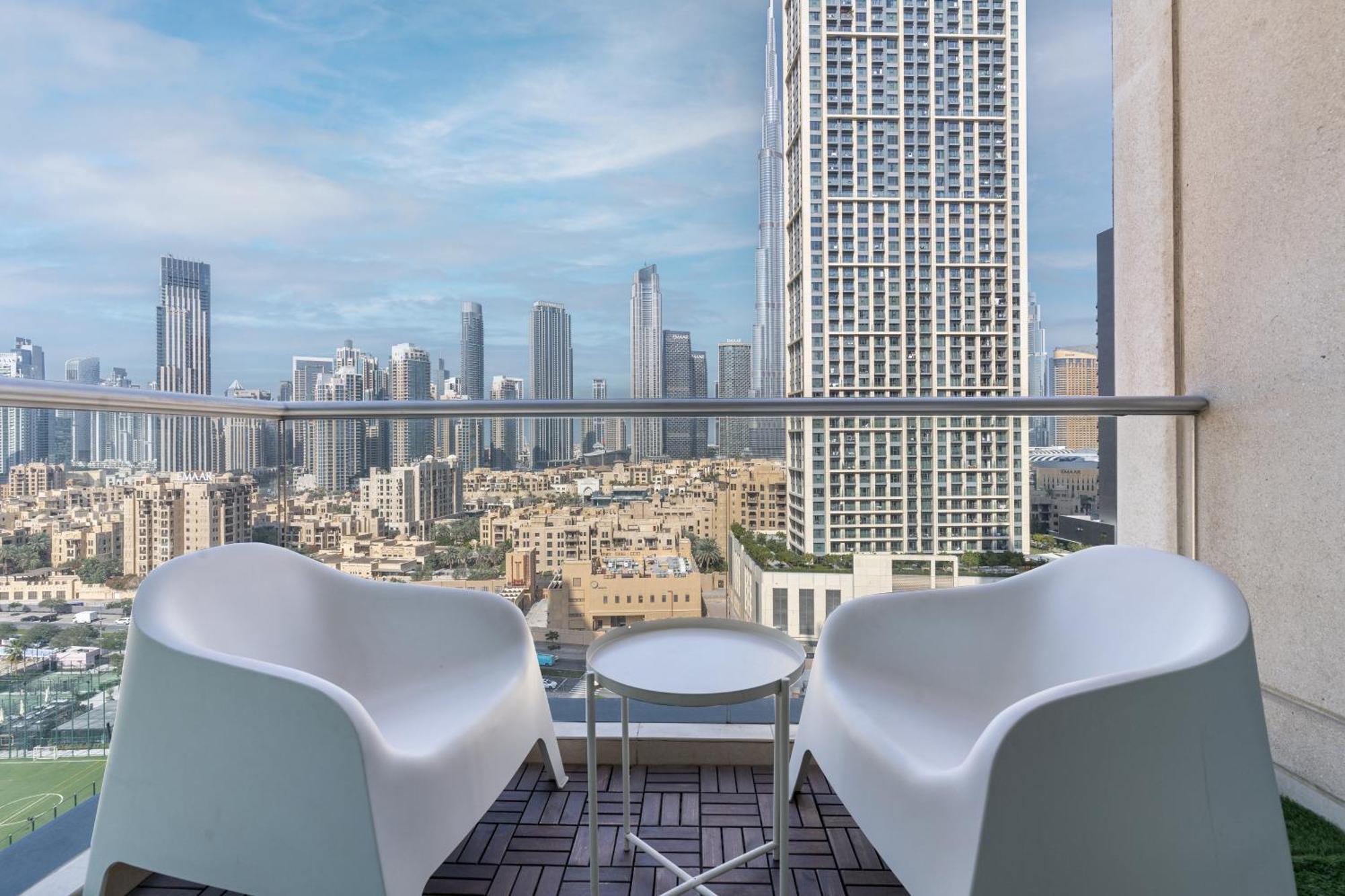 Chic 2Br Apartment, Prime Location Near Dubai Mall - Allsopp&Allsopp Exteriör bild